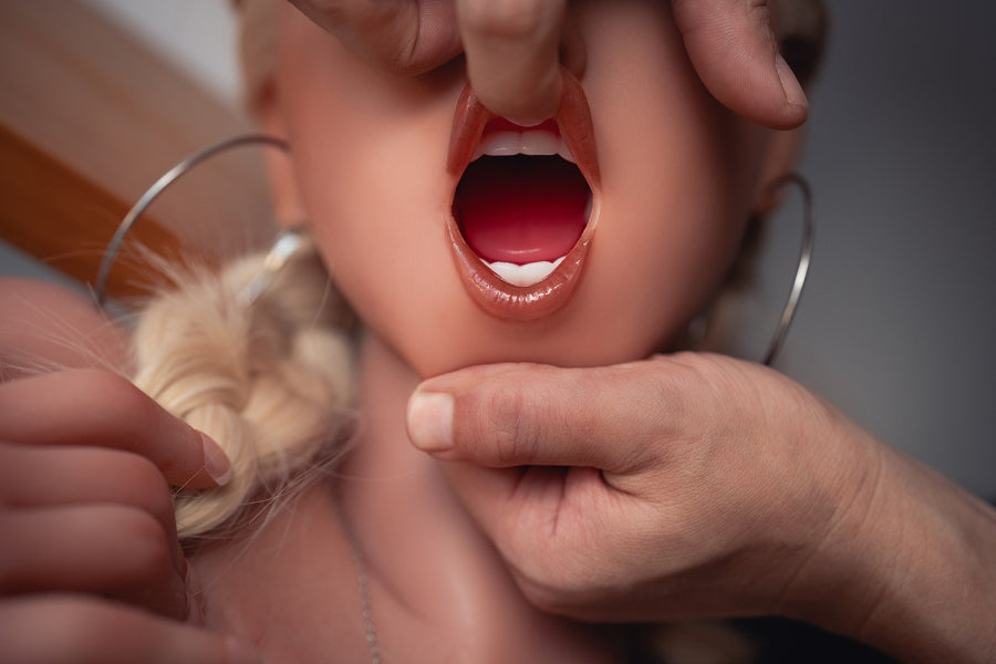 160cm/5ft3 C-cup Blonde Silicone Head Sex Doll – 